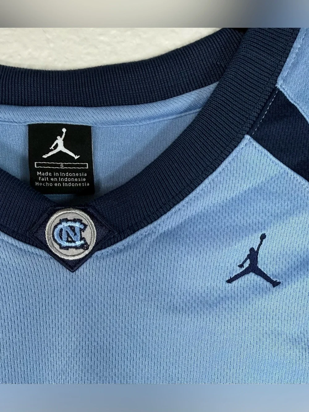 North Carolina tar heels basketball jersey Size Small Jordan Navy Blue Vneck
